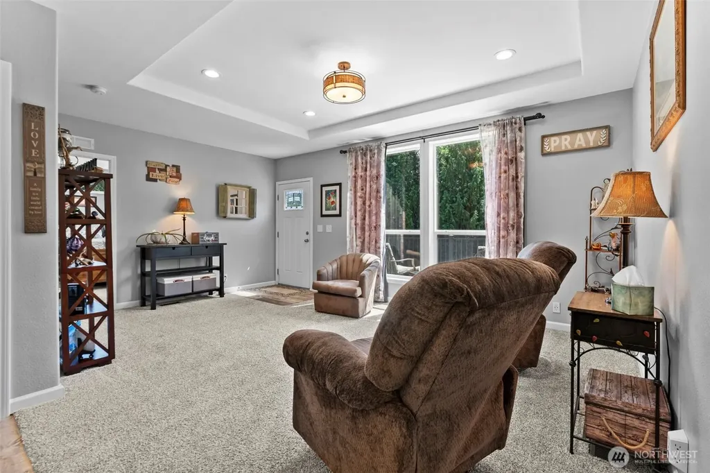 458 N 50th Avenue Longview WA 98632
