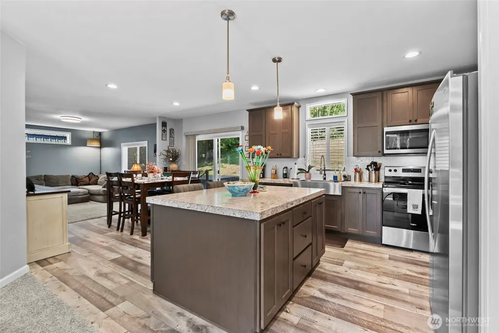 458 N 50th Avenue Longview WA 98632