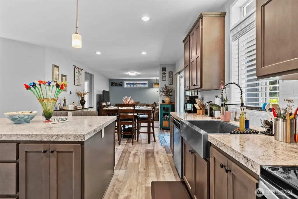 458 N 50th Avenue Longview WA 98632