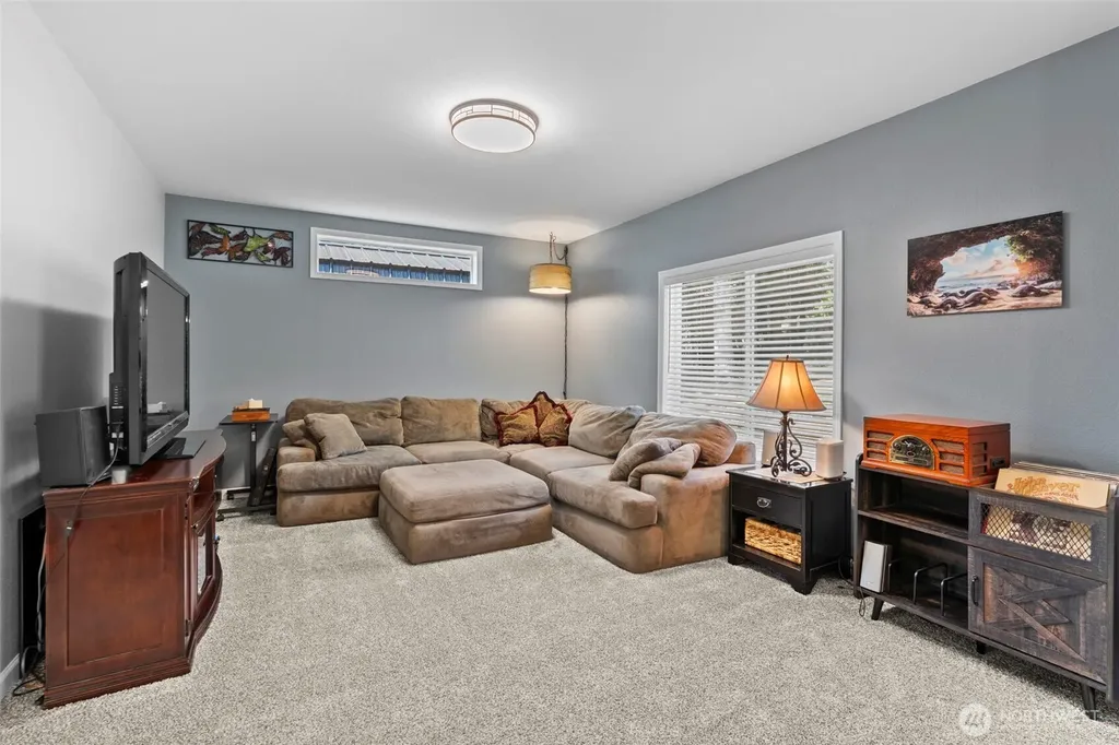 458 N 50th Avenue Longview WA 98632