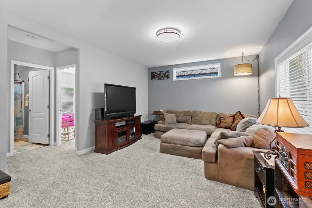 458 N 50th Avenue Longview WA 98632