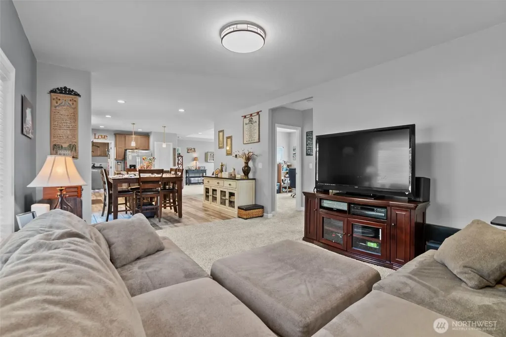 458 N 50th Avenue Longview WA 98632