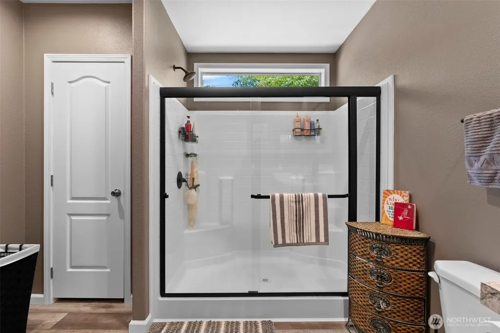 458 N 50th Avenue Longview WA 98632