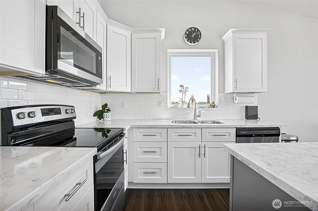 1054 Cedar Crest Court SW Ocean Shores WA 98569