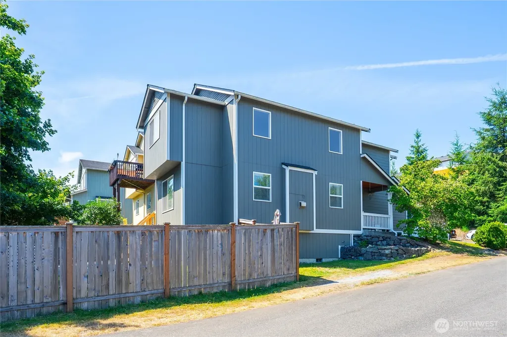 10906 181st Avenue Pl E Bonney Lake WA 98391