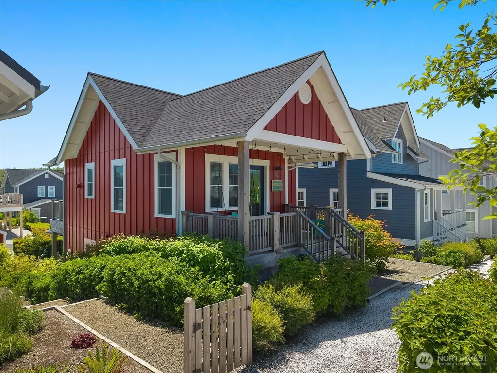 61 Horizon Street Pacific Beach WA 98571