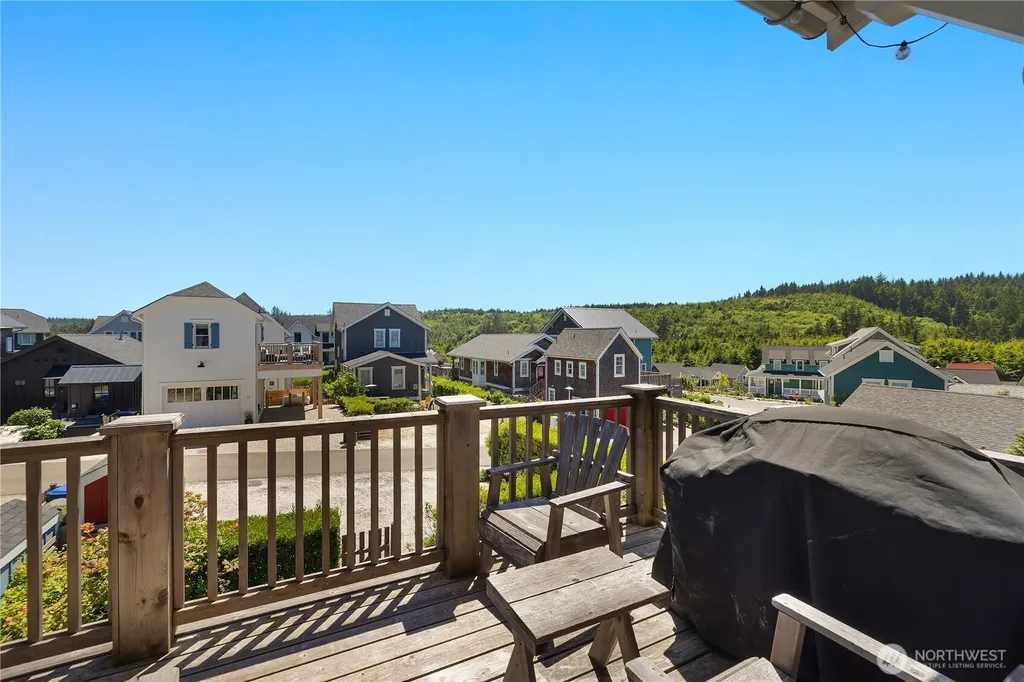 61 Horizon Street Pacific Beach WA 98571