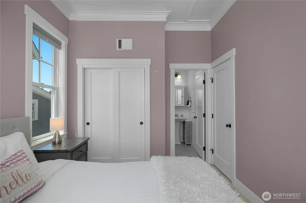 61 Horizon Street Pacific Beach WA 98571