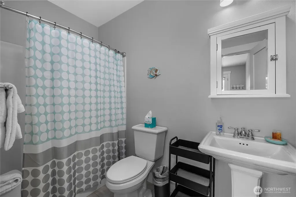 61 Horizon Street Pacific Beach WA 98571