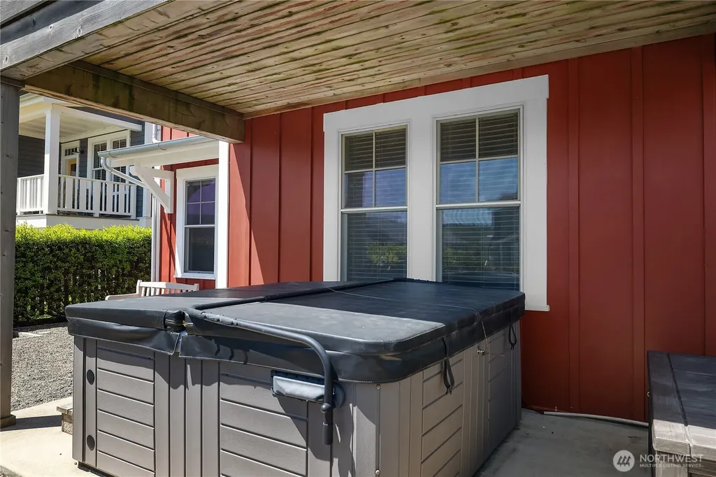 61 Horizon Street Pacific Beach WA 98571