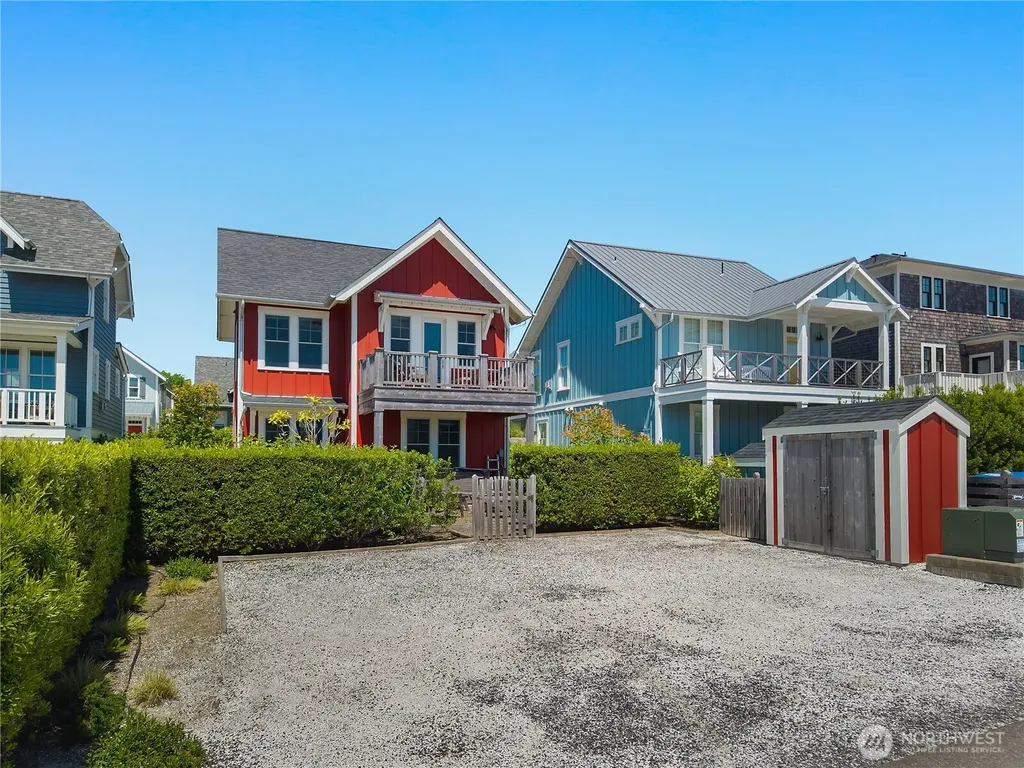 61 Horizon Street Pacific Beach WA 98571