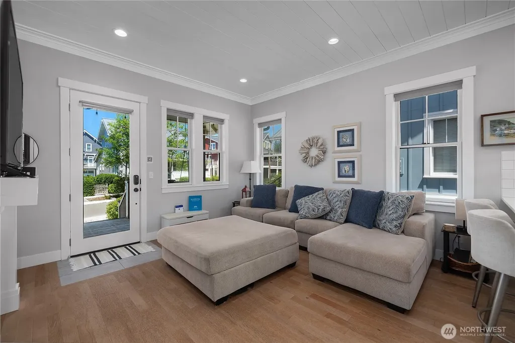 61 Horizon Street Pacific Beach WA 98571