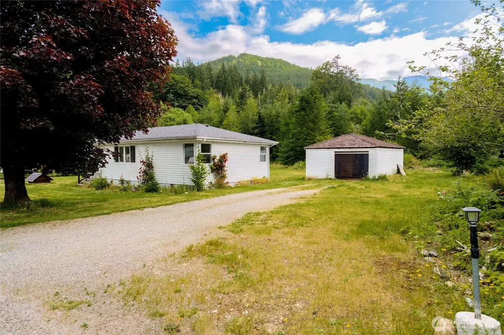48224 Moen Road Concrete WA 98237