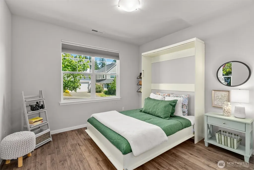 2417 NE Redford Street Poulsbo WA 98370