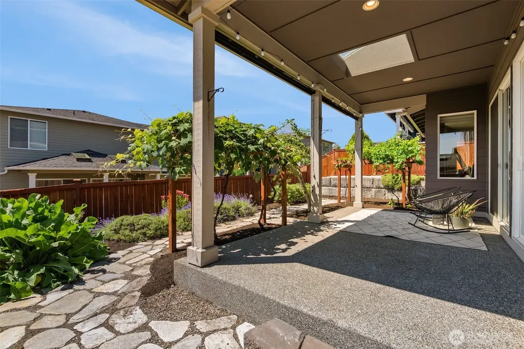 2417 NE Redford Street Poulsbo WA 98370