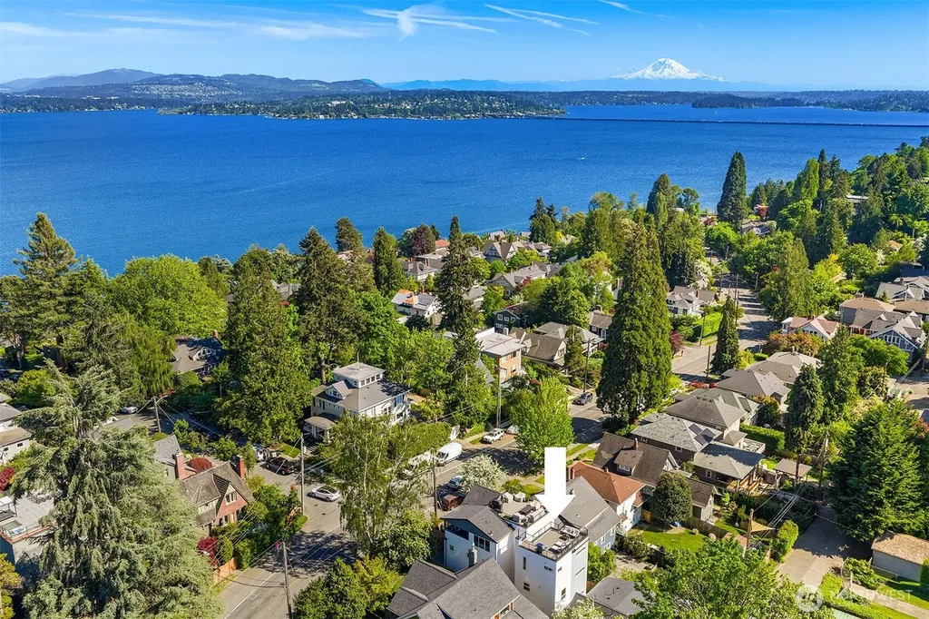 1802 38th Avenue Seattle WA 98122