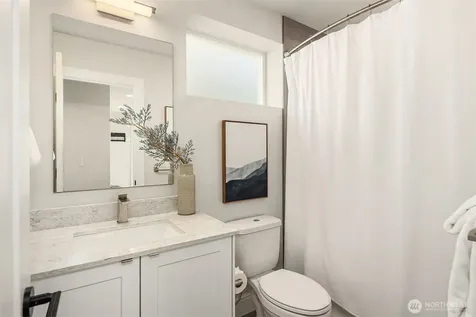 1802 38th Avenue Seattle WA 98122