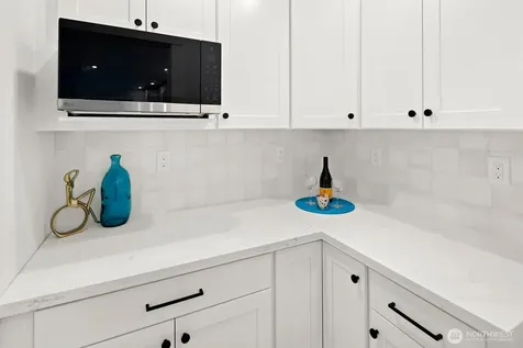 2500 Lorentz Place N Seattle WA 98109