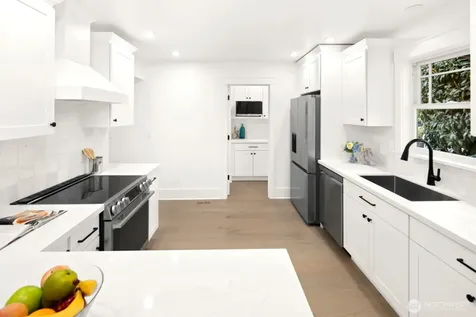 2500 Lorentz Place N Seattle WA 98109