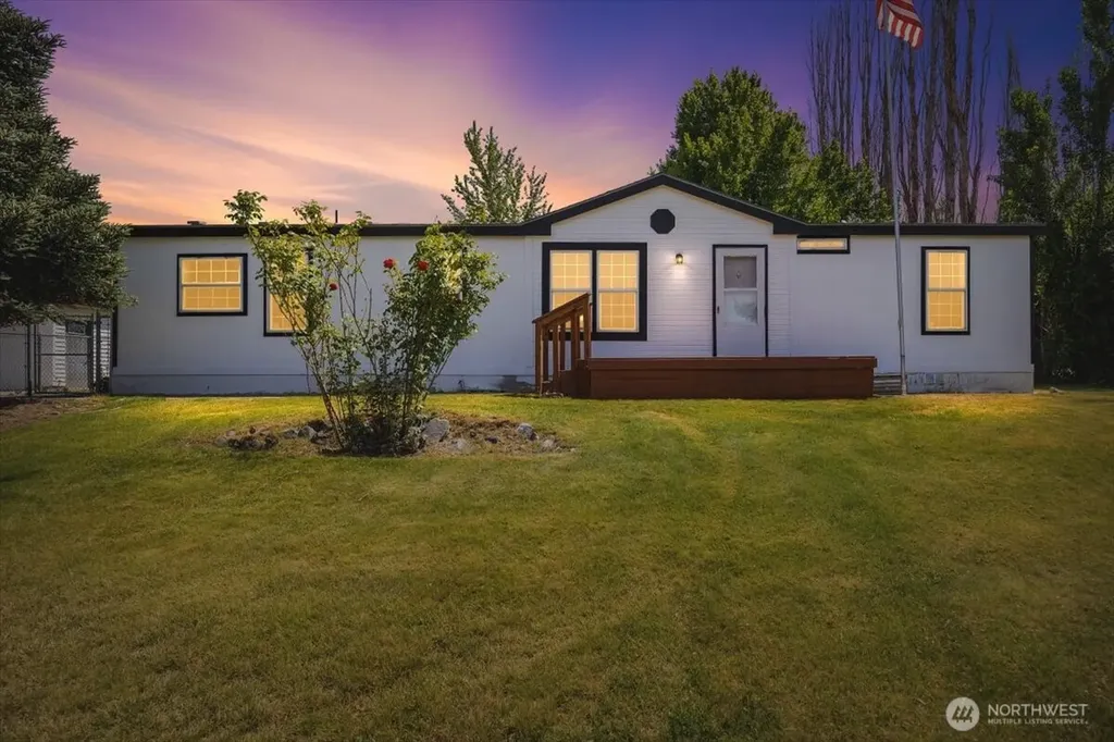 4225 Twinlake Court West Richland WA 99353