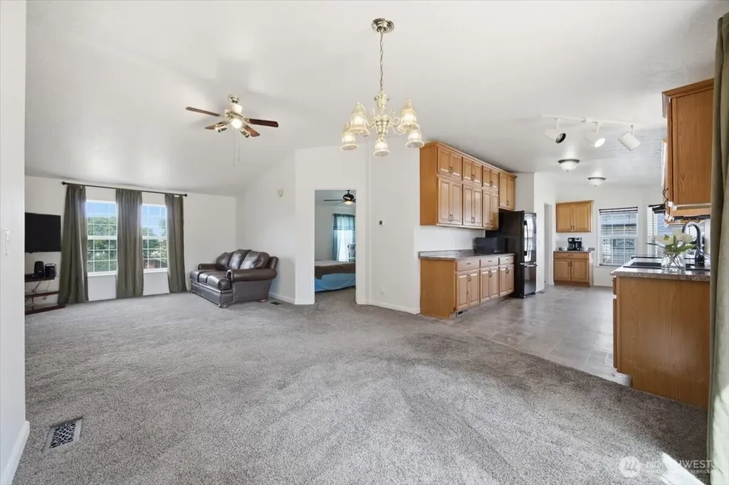 4225 Twinlake Court West Richland WA 99353
