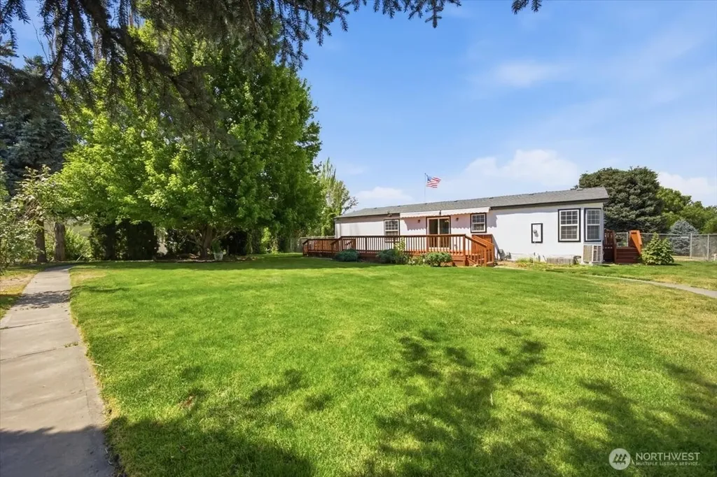 4225 Twinlake Court West Richland WA 99353
