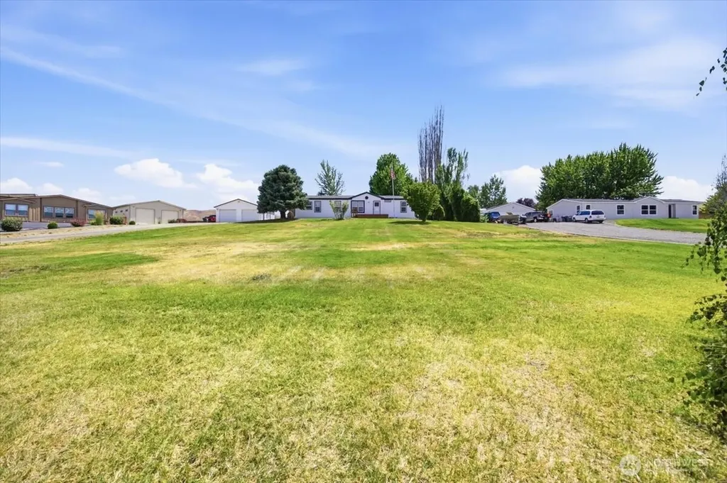 4225 Twinlake Court West Richland WA 99353