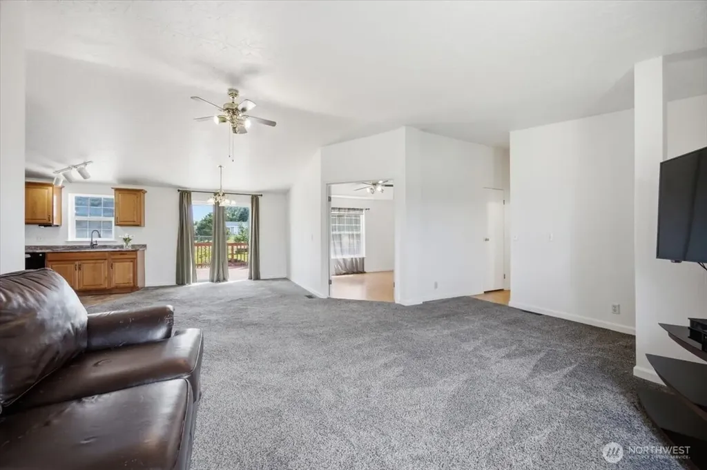 4225 Twinlake Court West Richland WA 99353