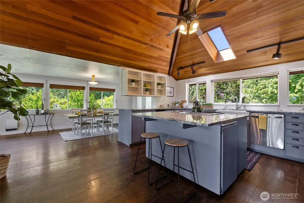 7211 E Grapeview Loop Allyn WA 98524
