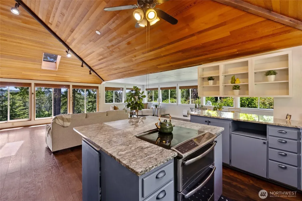 7211 E Grapeview Loop Allyn WA 98524