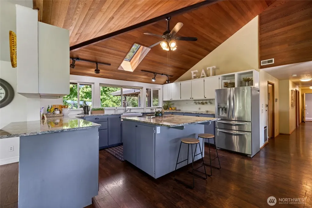 7211 E Grapeview Loop Allyn WA 98524
