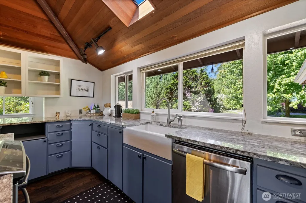7211 E Grapeview Loop Allyn WA 98524