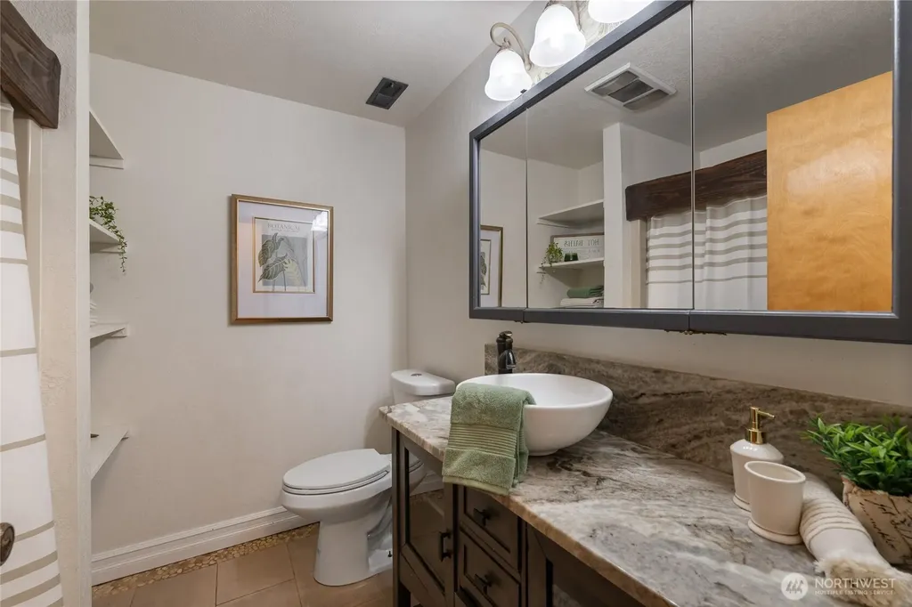 7211 E Grapeview Loop Allyn WA 98524
