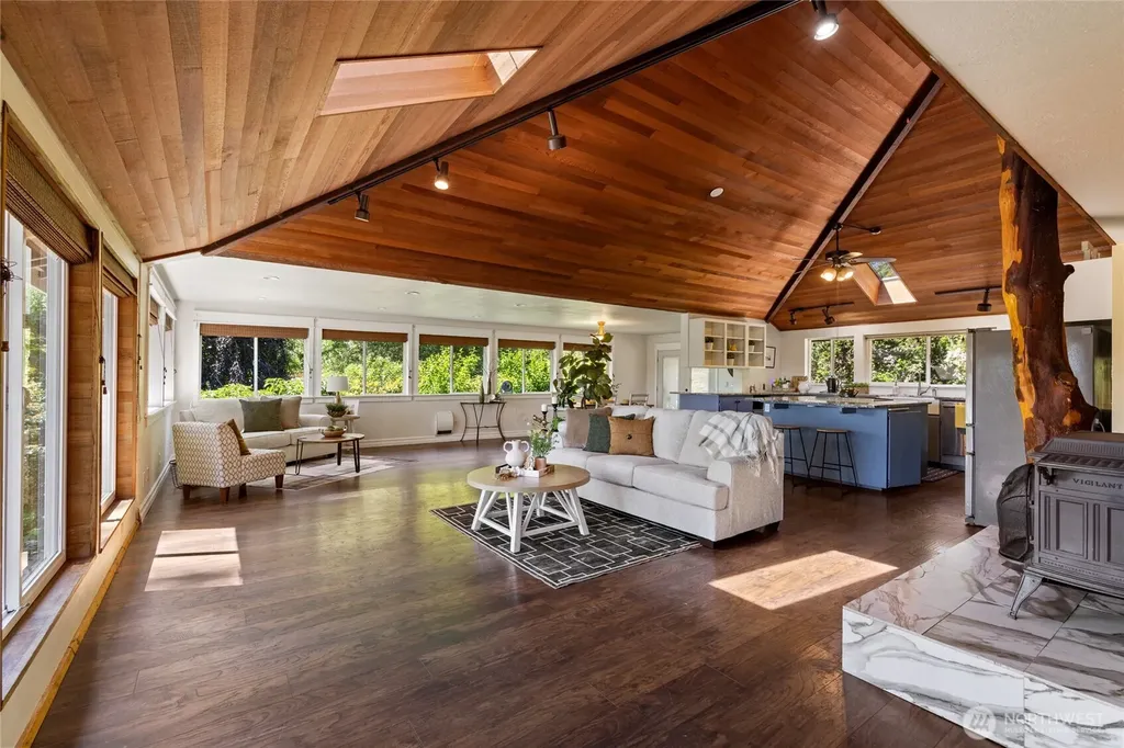 7211 E Grapeview Loop Allyn WA 98524