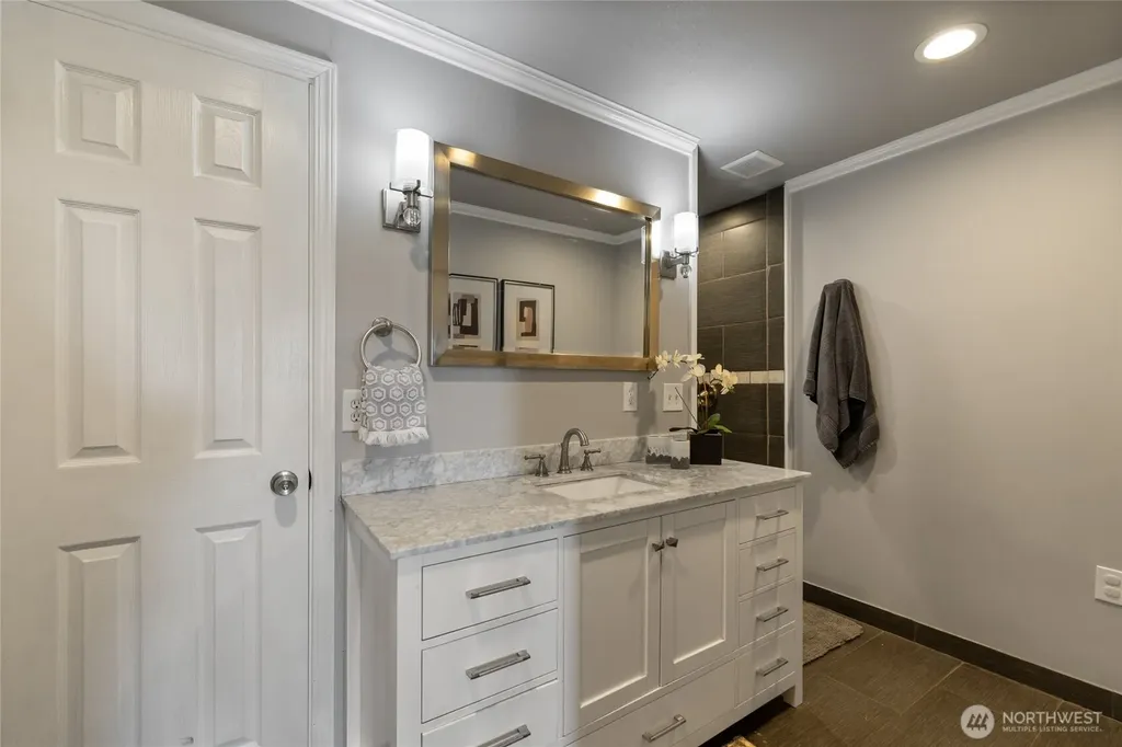 7211 E Grapeview Loop Allyn WA 98524