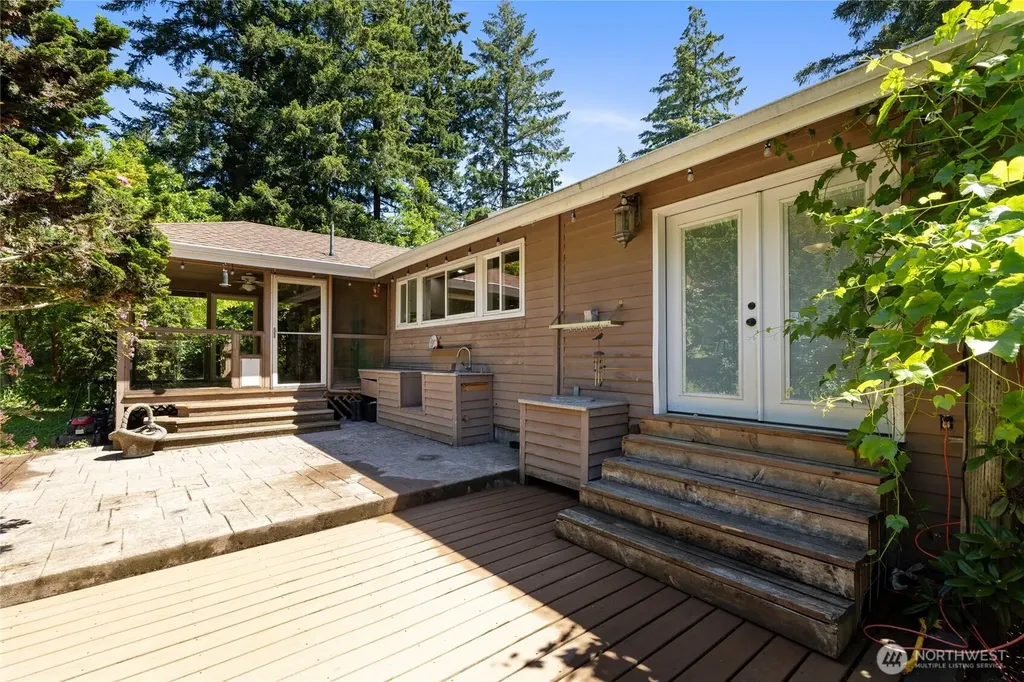 7211 E Grapeview Loop Allyn WA 98524
