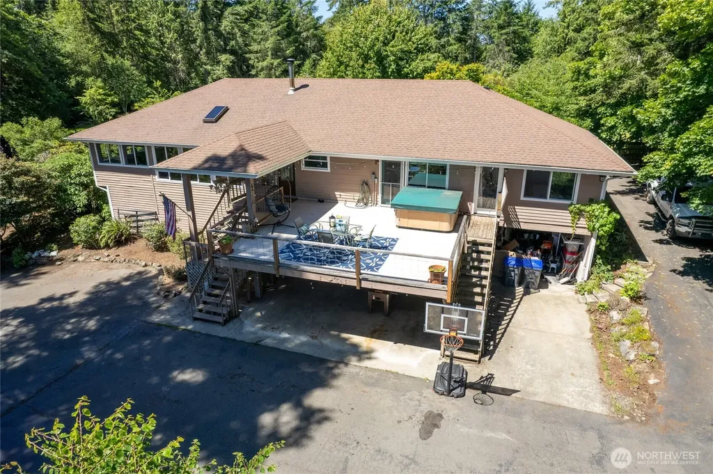 7211 E Grapeview Loop Allyn WA 98524