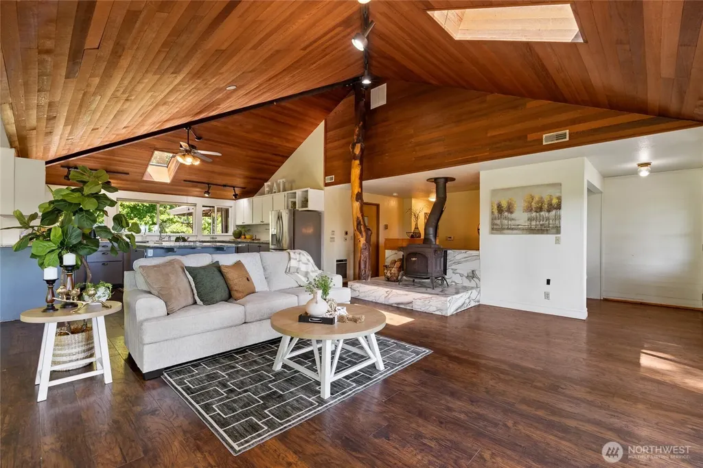 7211 E Grapeview Loop Allyn WA 98524