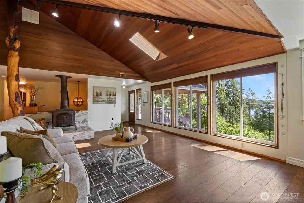 7211 E Grapeview Loop Allyn WA 98524