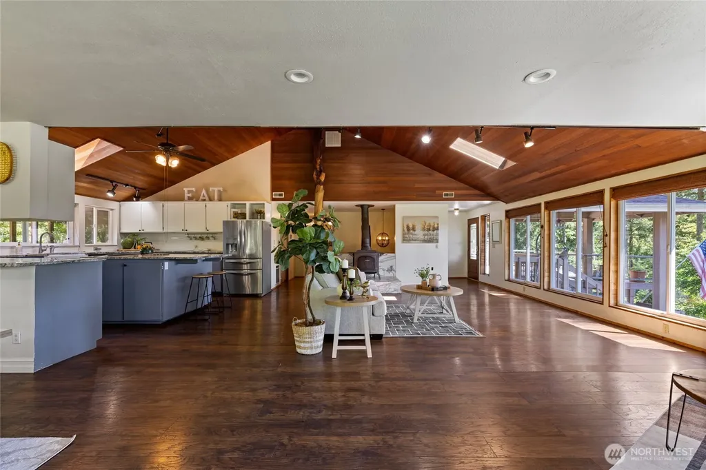 7211 E Grapeview Loop Allyn WA 98524