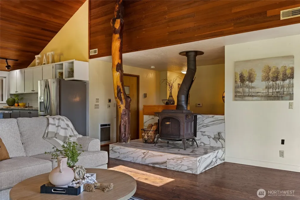 7211 E Grapeview Loop Allyn WA 98524