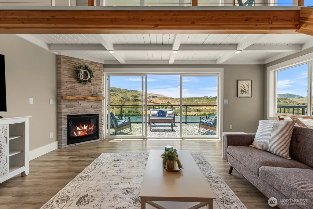 44 Osprey Nest Road Pateros WA 98846