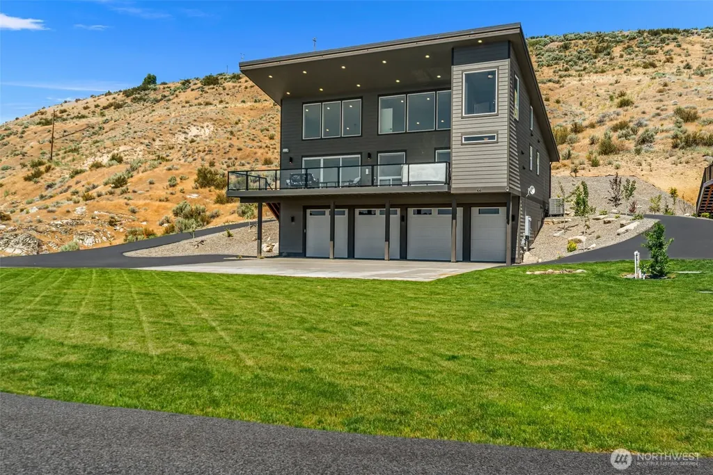 44 Osprey Nest Road Pateros WA 98846