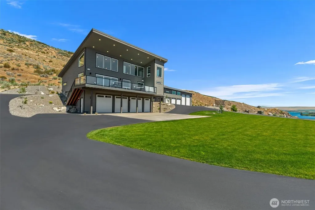 44 Osprey Nest Road Pateros WA 98846