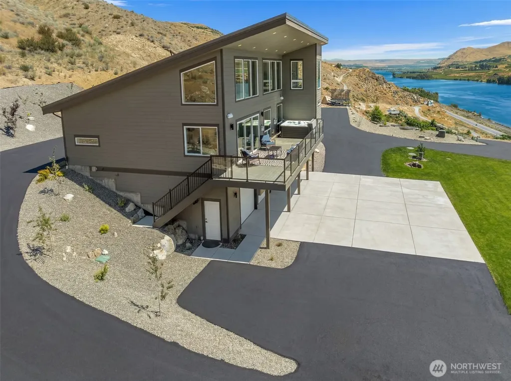 44 Osprey Nest Road Pateros WA 98846