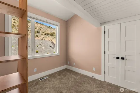 44 Osprey Nest Road Pateros WA 98846