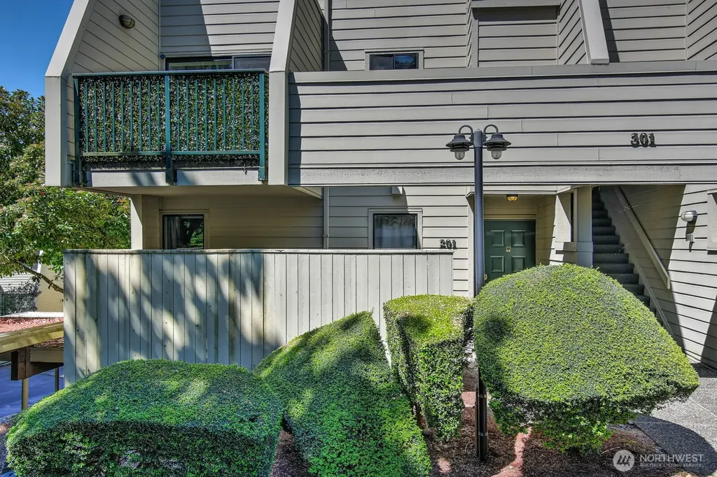 8851 166th Avenue NE Redmond WA 98052