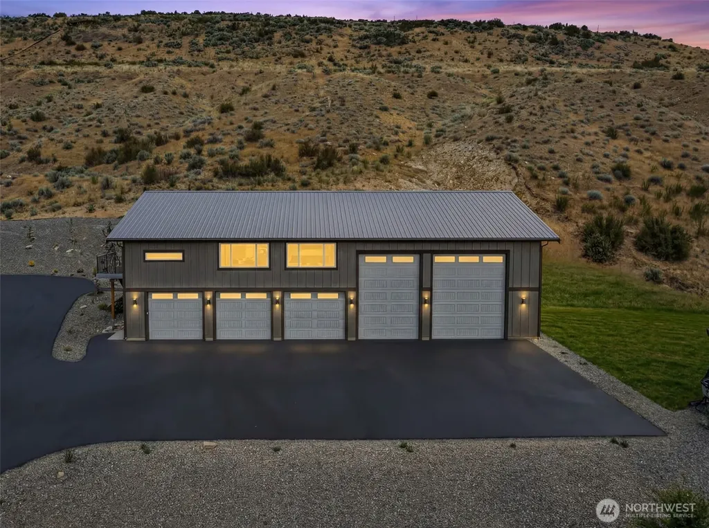 42 Osprey Nest Road Pateros WA 98846
