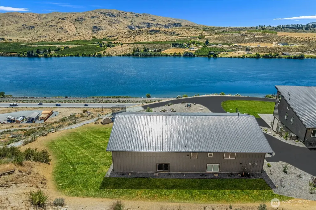 42 Osprey Nest Road Pateros WA 98846