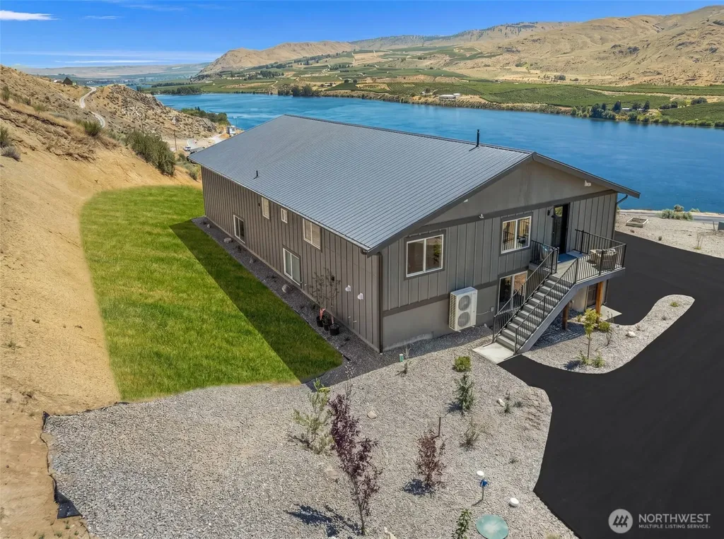 42 Osprey Nest Road Pateros WA 98846